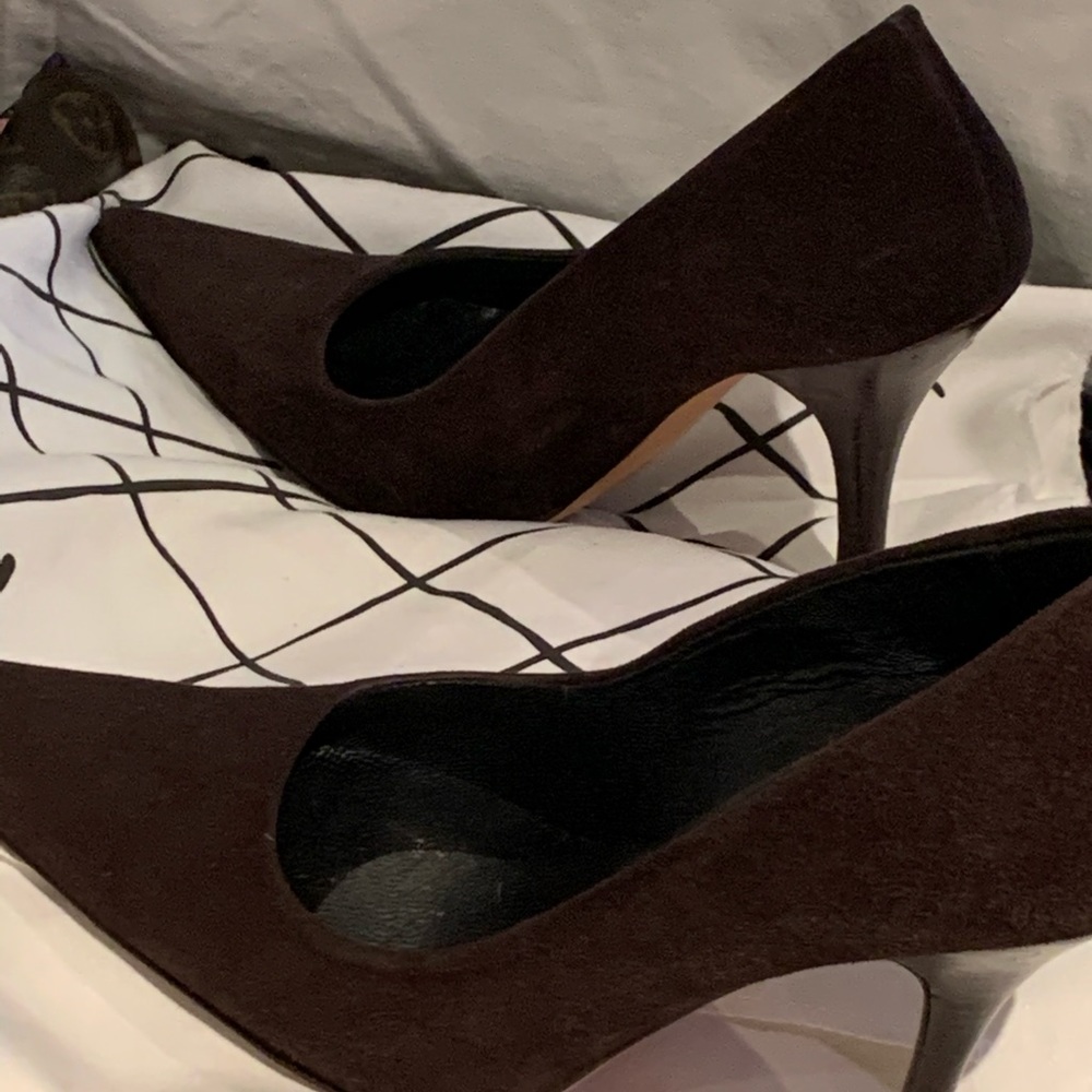 Kenneth Cole pumps pointy